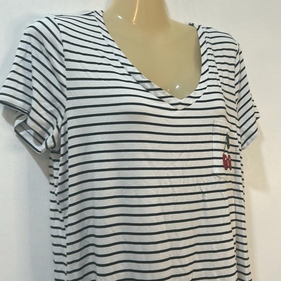 NEIMAN MARCUS BLOUSE WOMEN SZ L SHORT SLEEVE STRIPPED WHITE BLACK W CHERRY NEW - Picture 3 of 9